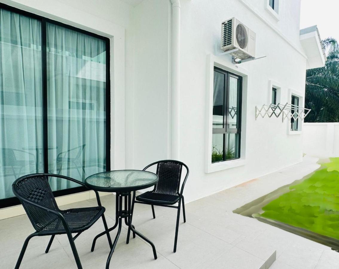 《Untitled Homestay》Sitiawan Exterior foto